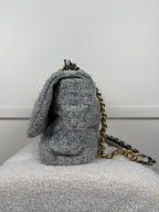 Chanel 19 Large Tweed Tasche – Grau