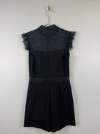 Maje Playsuit mit Spitze – Schwarz – Gr. 34 DE (36 FR)