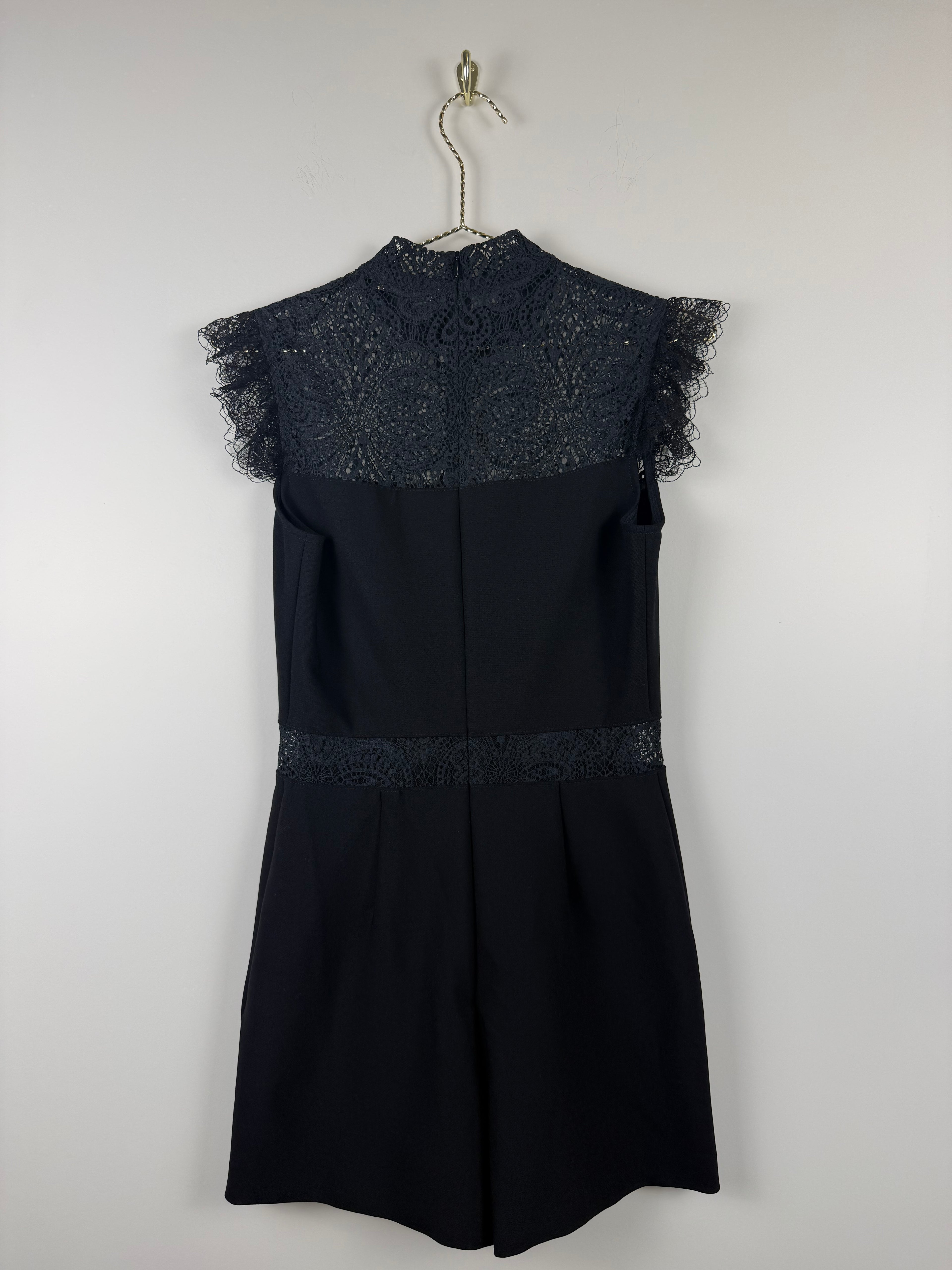 Maje Playsuit mit Spitze – Schwarz – Gr. 34 DE (36 FR)