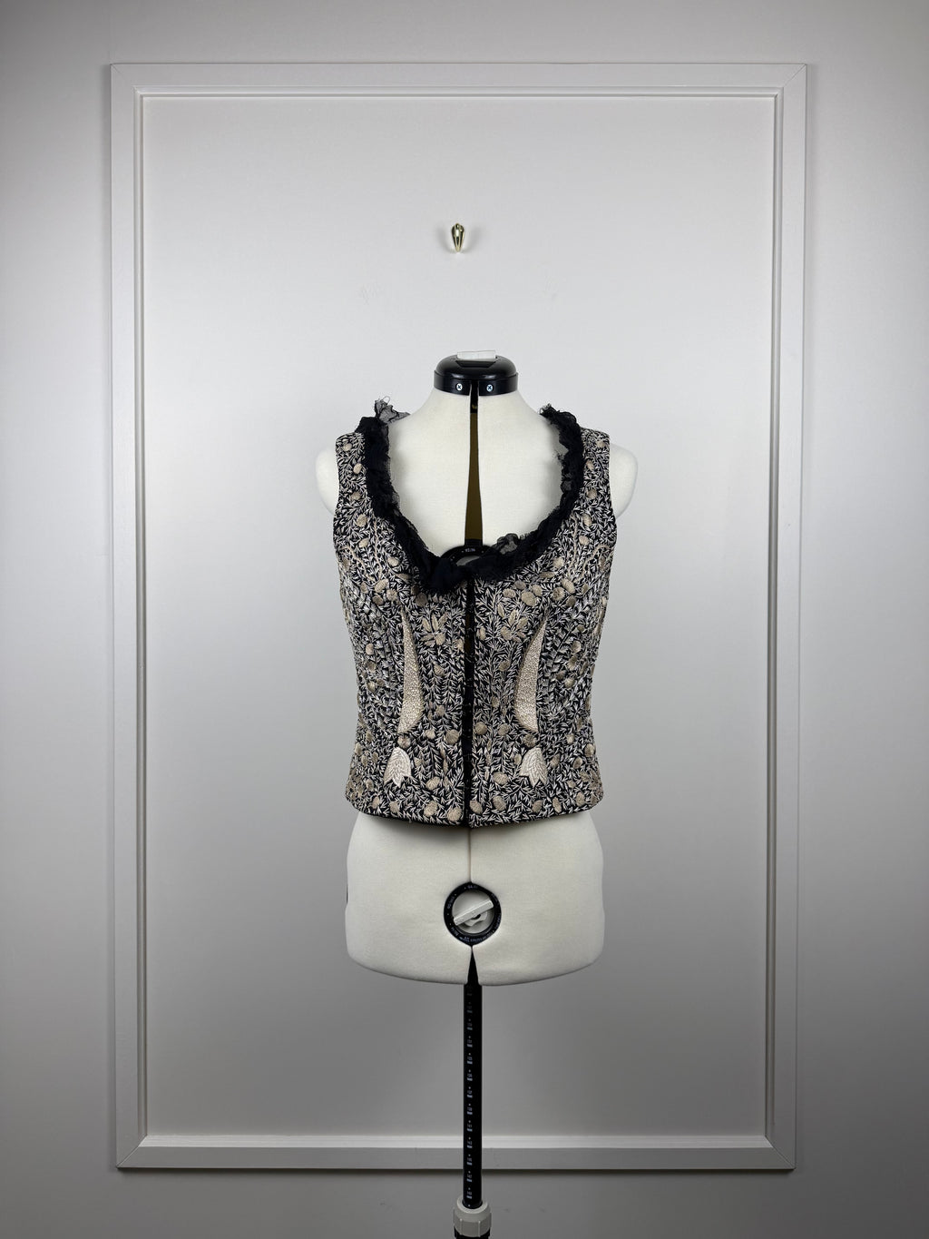 Alexander McQueen Vintage Bestickte Weste – Schwarz/Beige – Gr. 40 DE (44 IT)