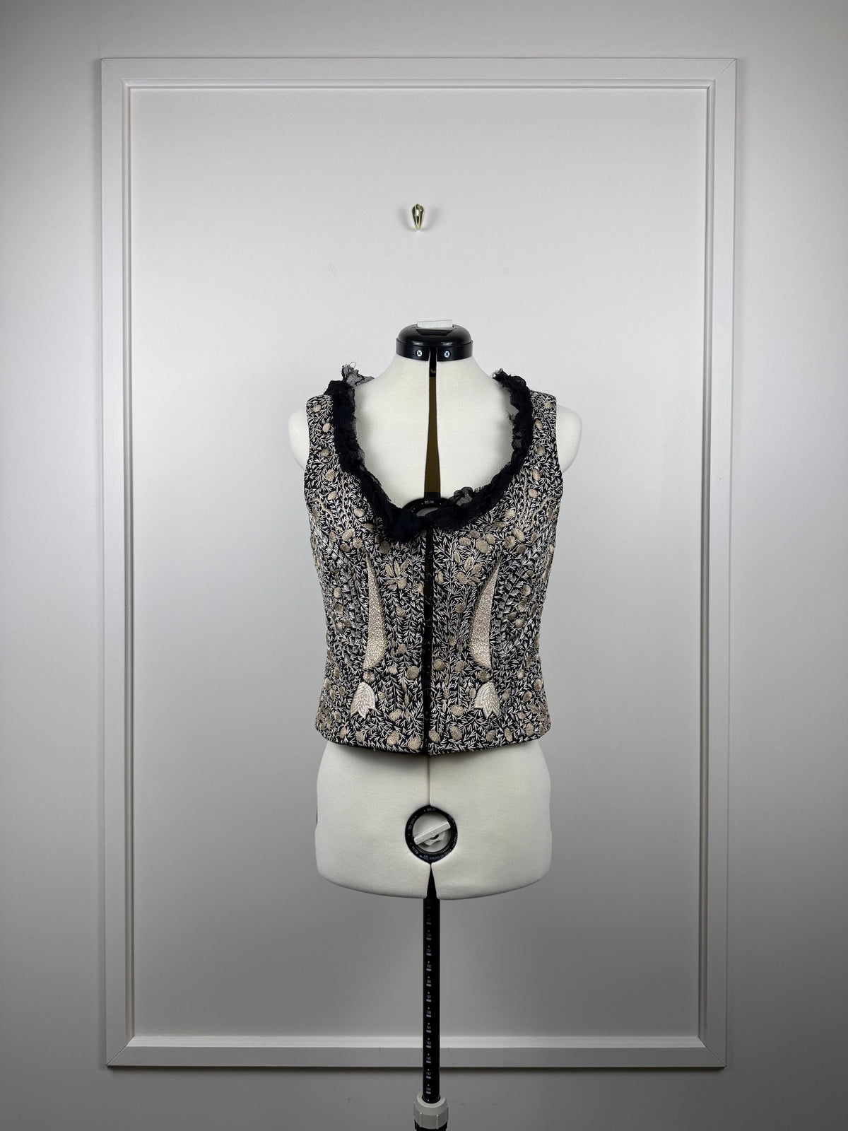 Alexander McQueen Vintage Bestickte Weste – Schwarz/Beige – Gr. 40 DE (44 IT)