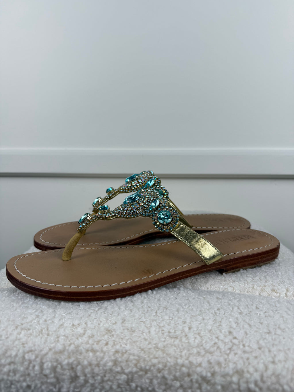Mystique Sandalen mit Kristallverzierung – Türkis – Gr. 37 EU (US 6)
