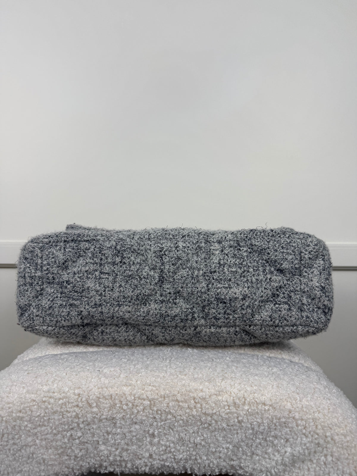 Chanel 19 Large Tweed Tasche – Grau