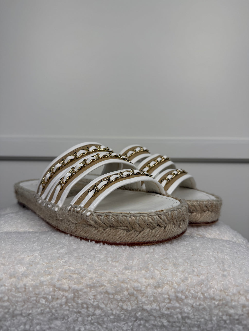 Chanel Chain Sandals White Beige Sz. 39 EU