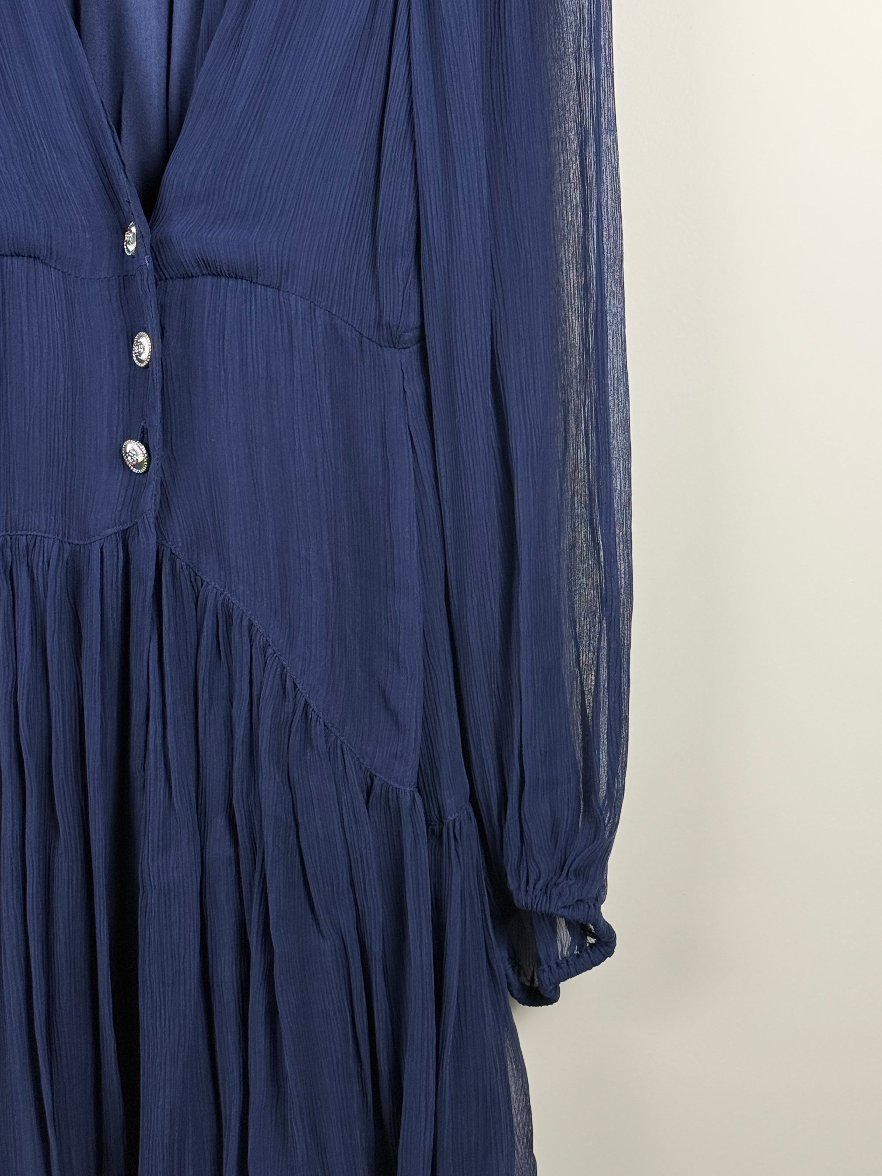 Maje Kleid mit Volants – Dunkelblau – Gr. 36 DE (38 FR)