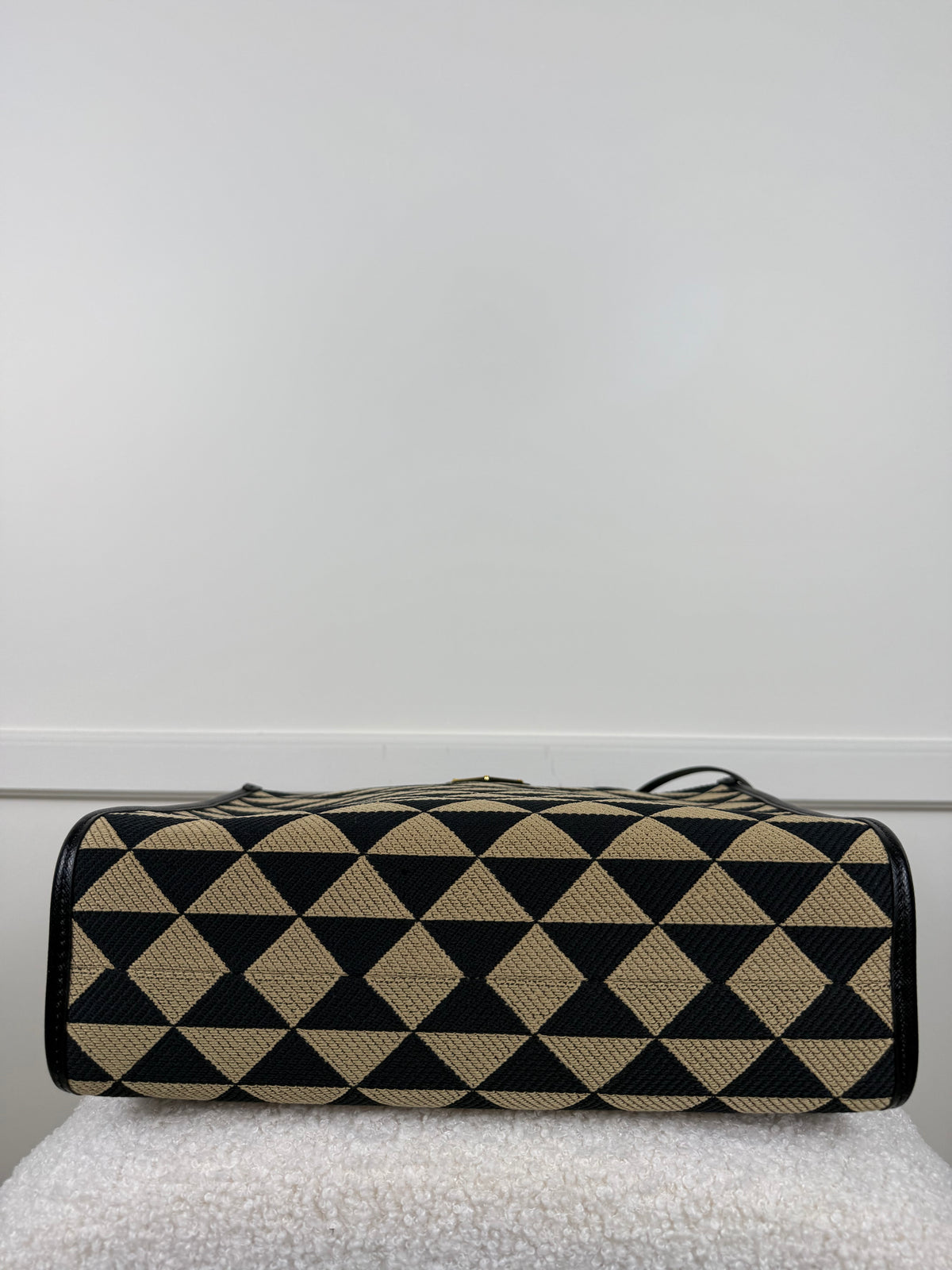 Prada Symbole Small Tote aus Jacquard – Schwarz/Beige
