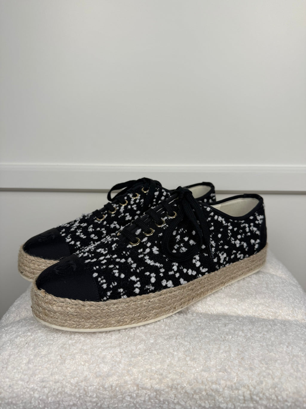 Chanel Lace Up Tweed Espadrilles Black White Sz. 40 EU