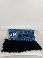 Chanel Schal mit Schriftzug – Blau/Schwarz – Baumwolle/Kaschmir