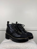 Chanel Schnürstiefel mit Kettendetails – Schwarz – Gr. 40 EU