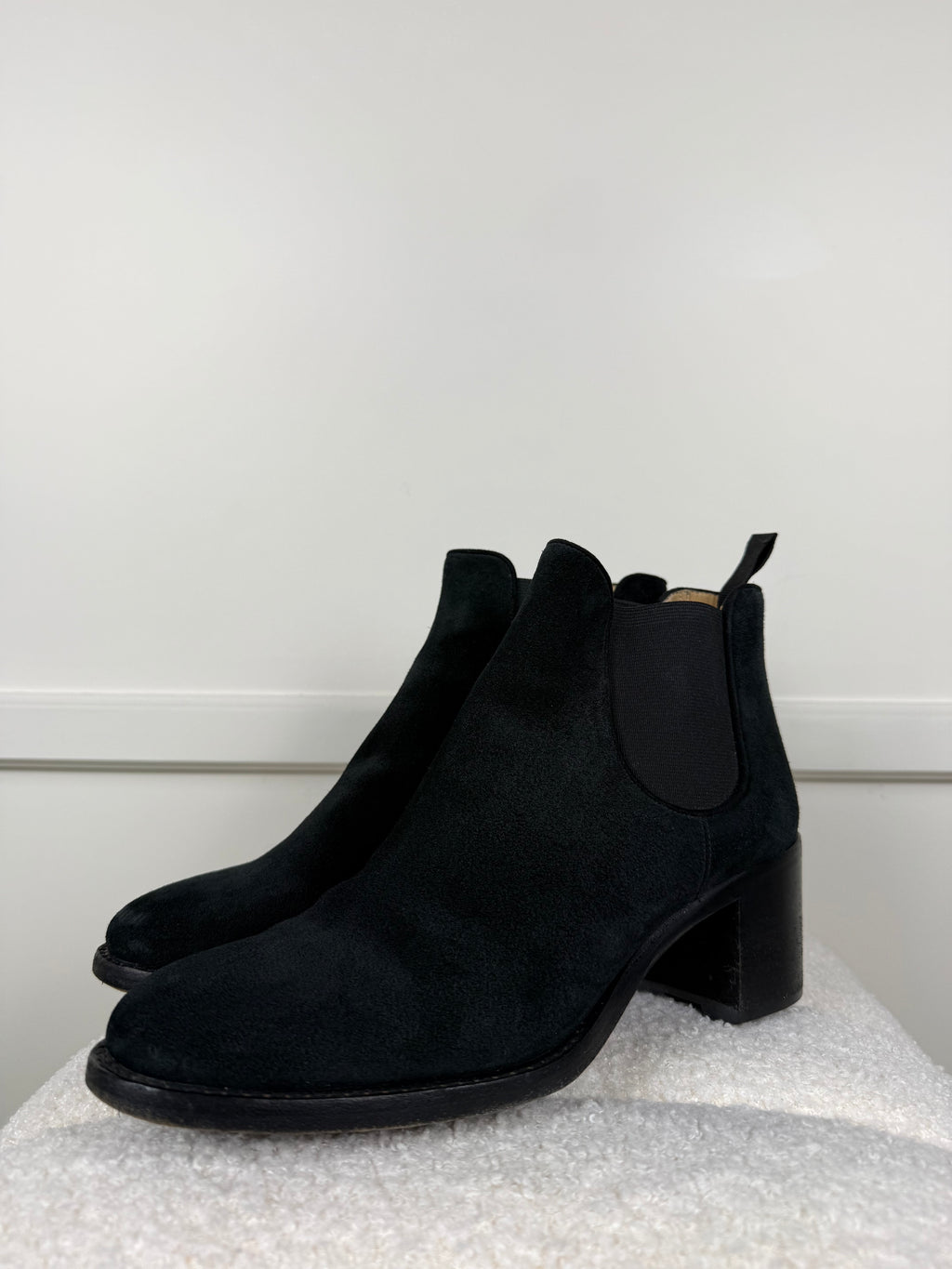 Bally Velours-Chelsea-Boots – Schwarz – Gr. 39 EU