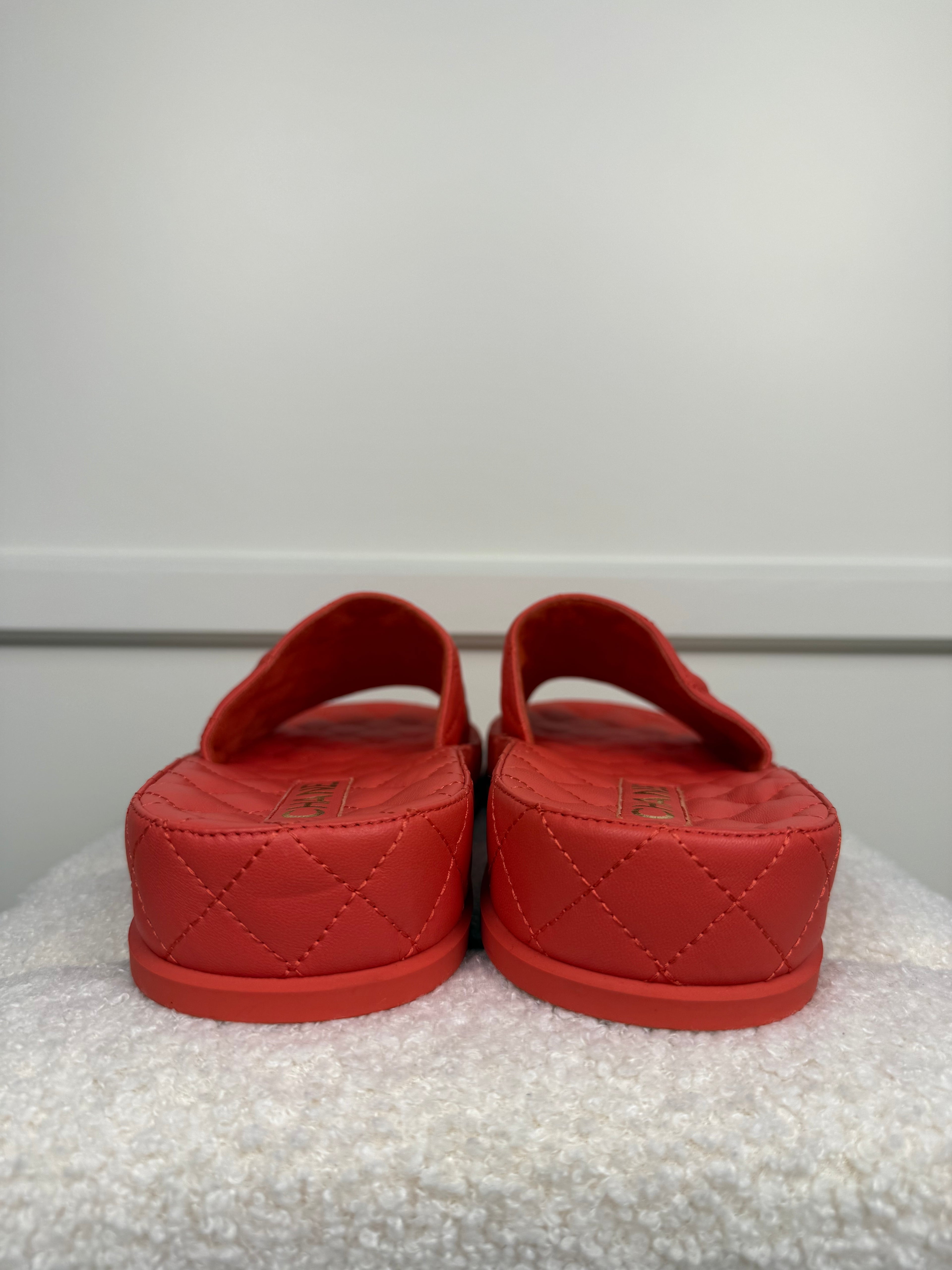 Chanel CC Logo Slides Orange Sz. 38 EU