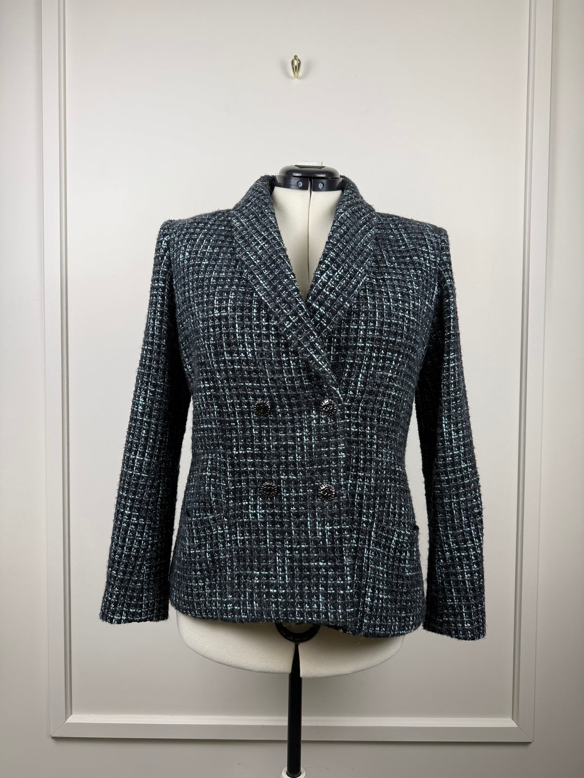 Chanel 22B Pre-Collection Tweed Blazer – Blue/Black – Size 40 DE (42 FR)