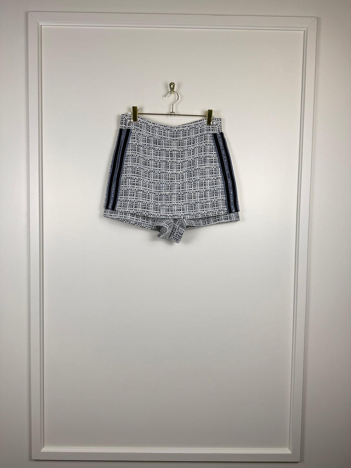 Maje Skorts aus Tweed – Blau/Weiss – Gr. 36 DE (38 FR)