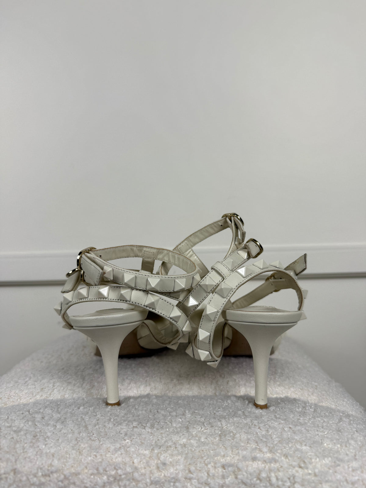 Valentino Rockstud Pumps – Weiss – Gr. 37.5 EU