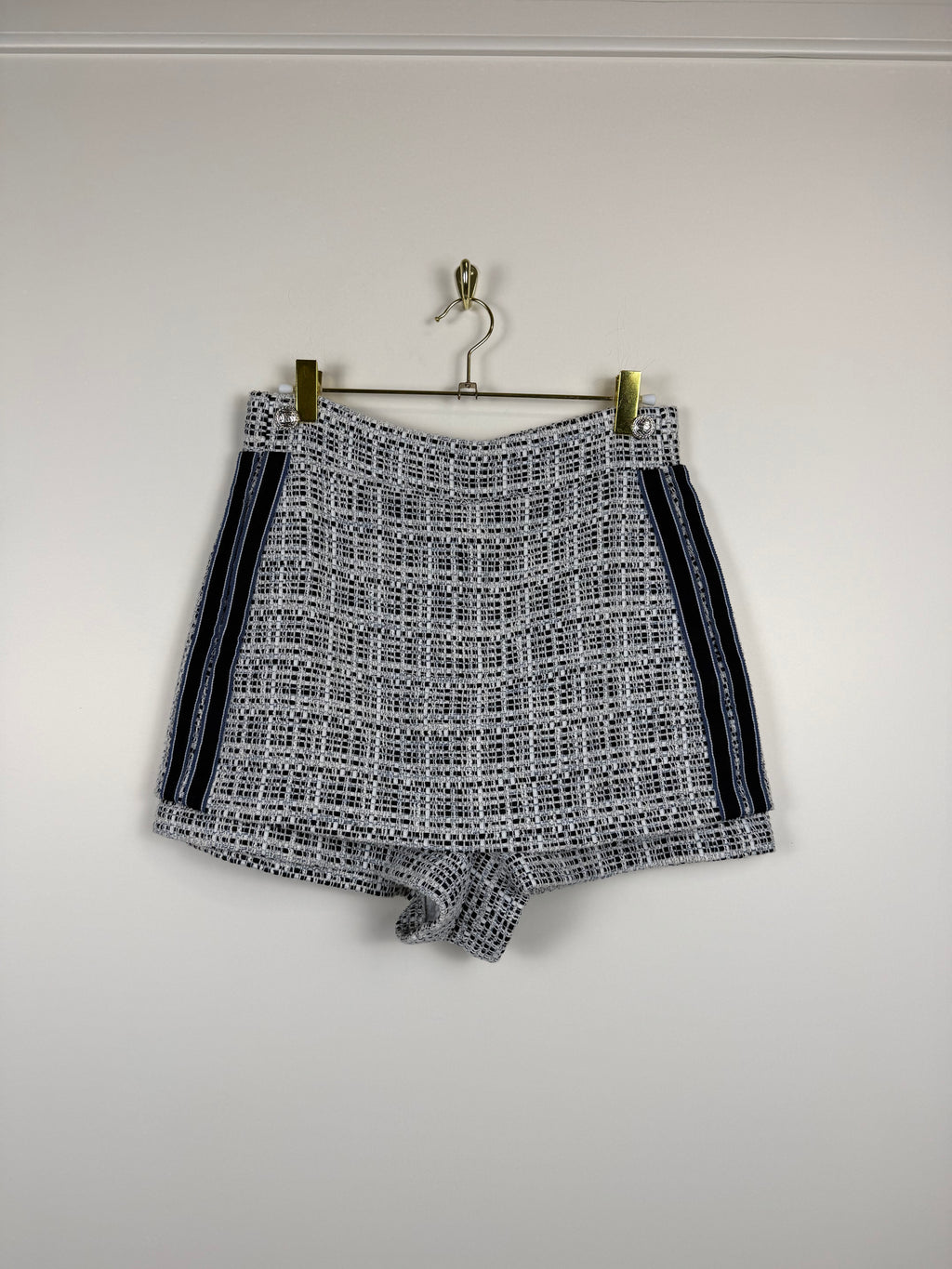 Maje Skorts aus Tweed – Blau/Weiss – Gr. 36 DE (38 FR)
