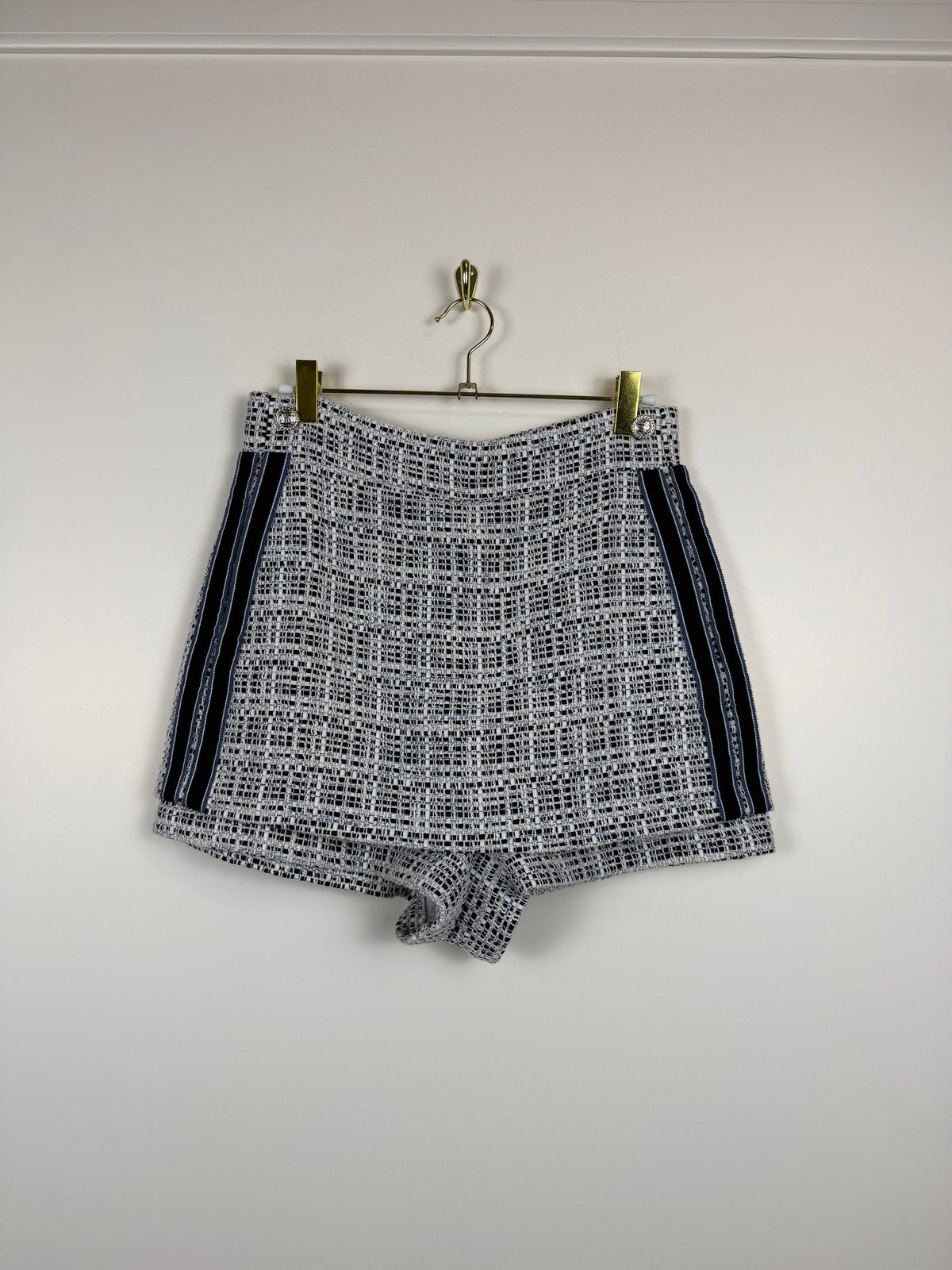 Maje Skorts aus Tweed – Blau/Weiss – Gr. 36 DE (38 FR)