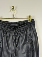 Herzen’s Angelegenheit Hose in Lederoptik – Schwarz – Gr. 36 DE