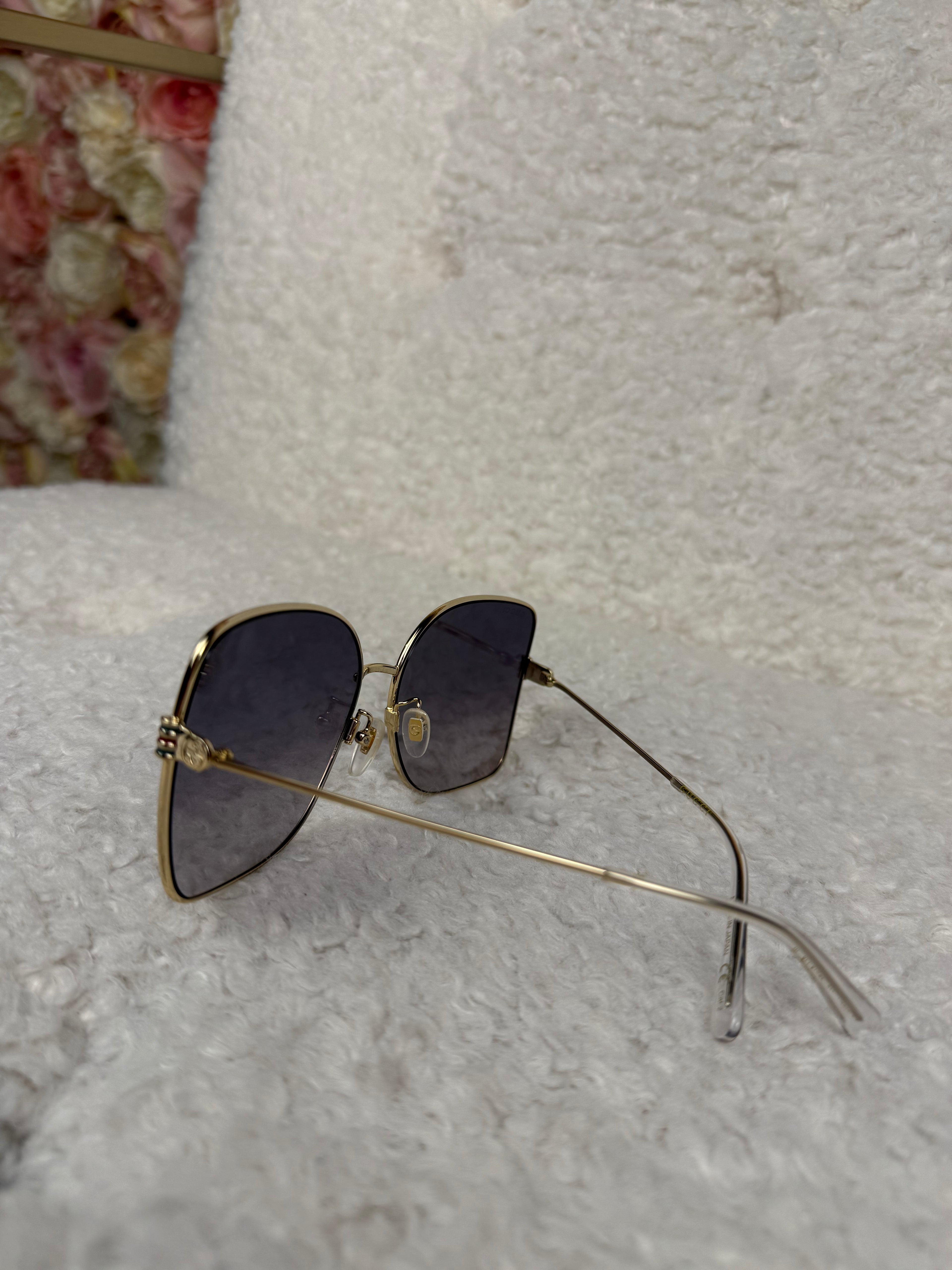 Gucci Metal Frame Sunglasses Gold Grey