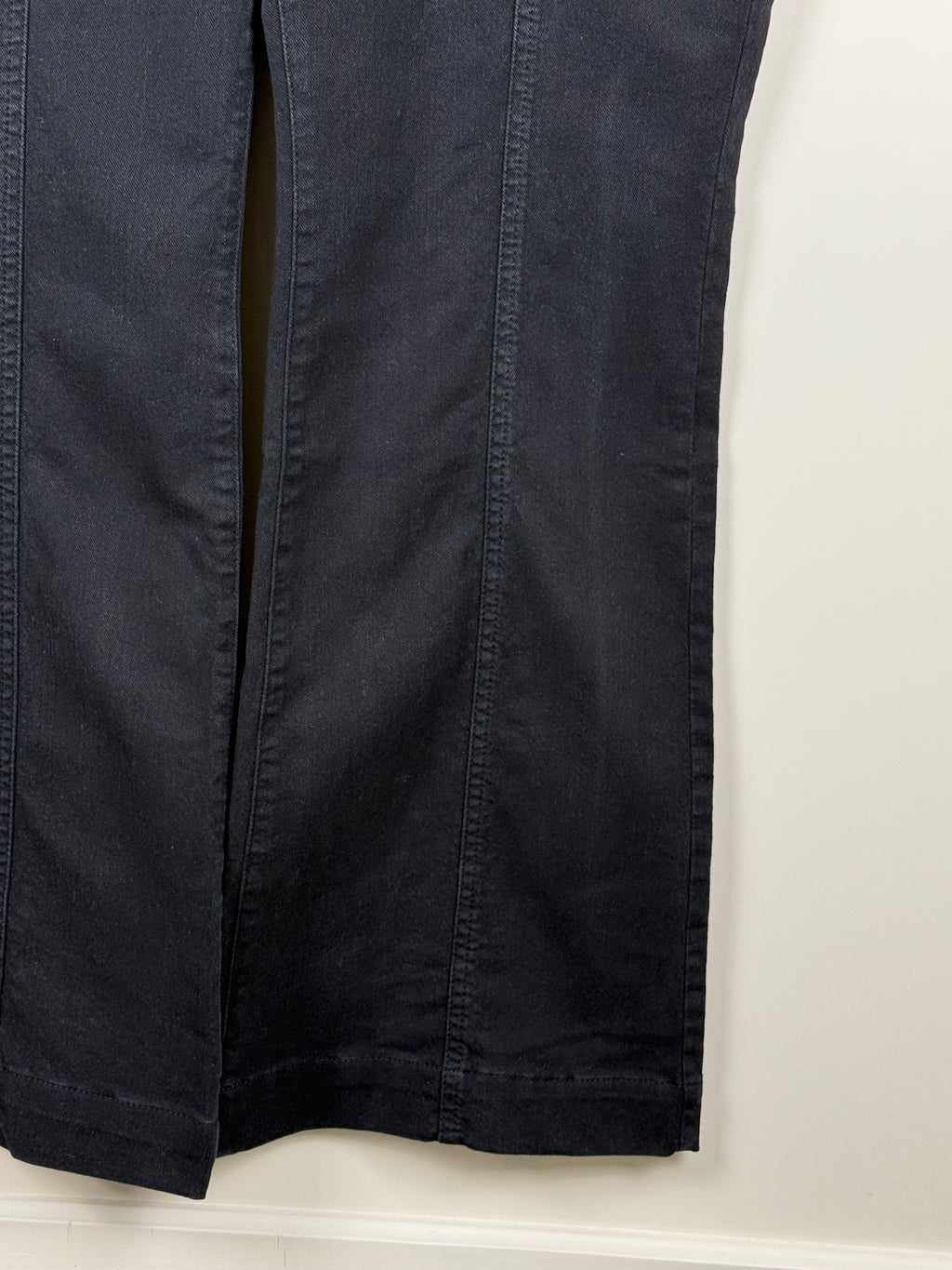 7 For All Mankind The Ultra High Rise Dojo Jeans – Schwarz – Gr. 32
