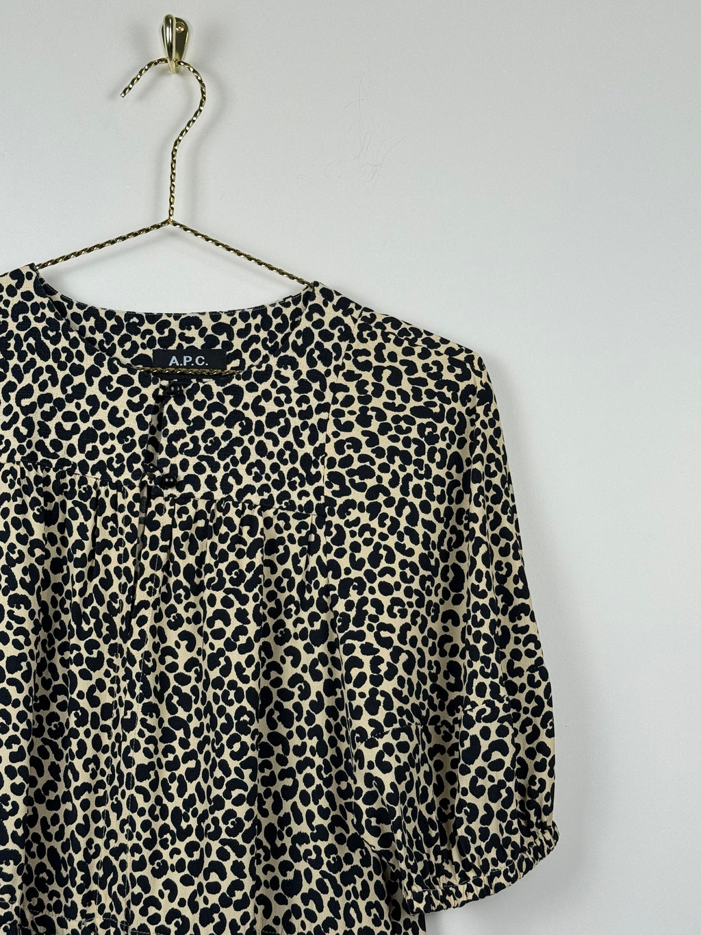 A.P.C. Kleid mit Leo-Print – Beige/Schwarz – Gr. 36 DE (38 FR)