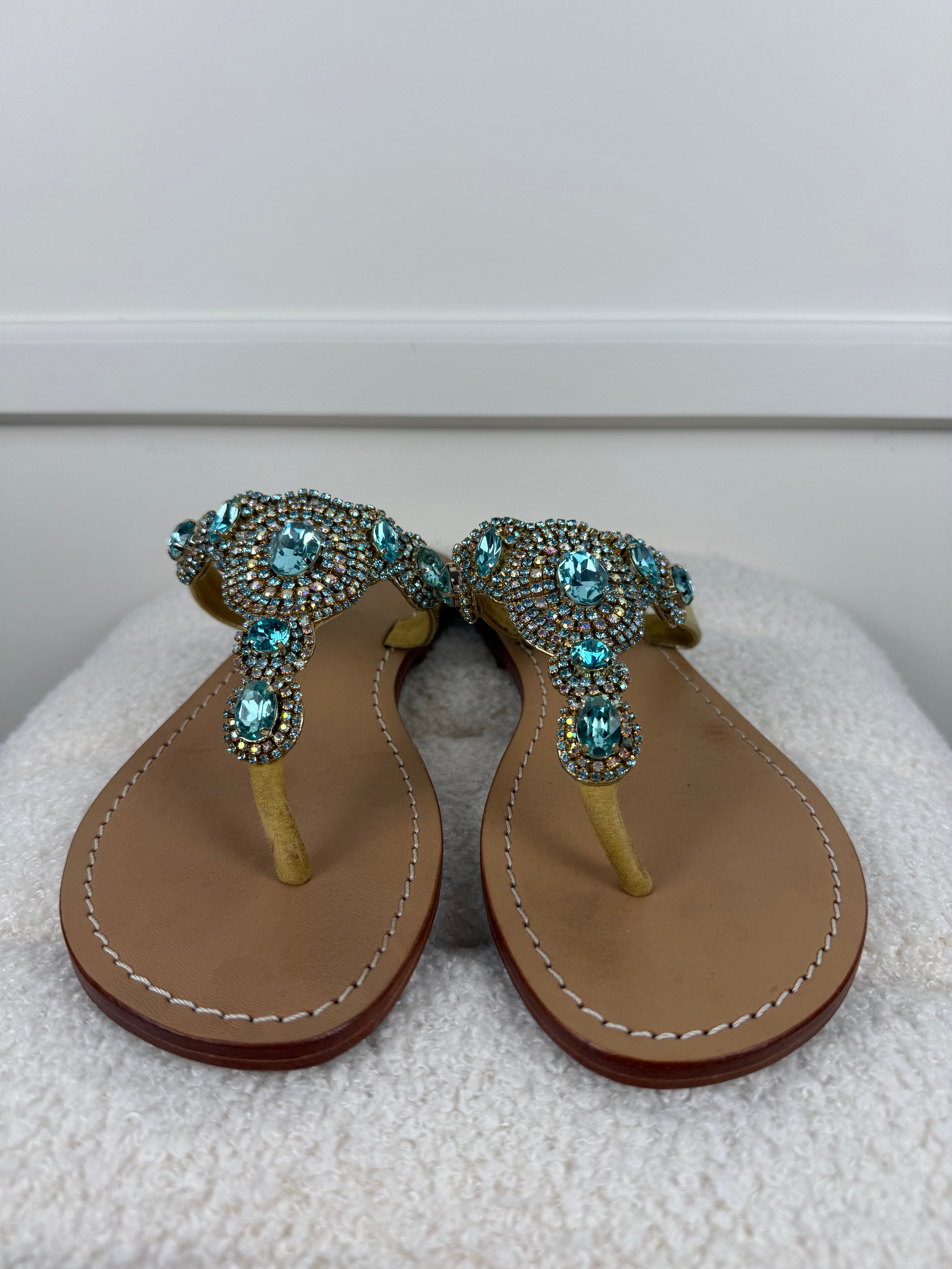 Mystique Sandalen mit Kristallverzierung – Türkis – Gr. 37 EU (US 6)