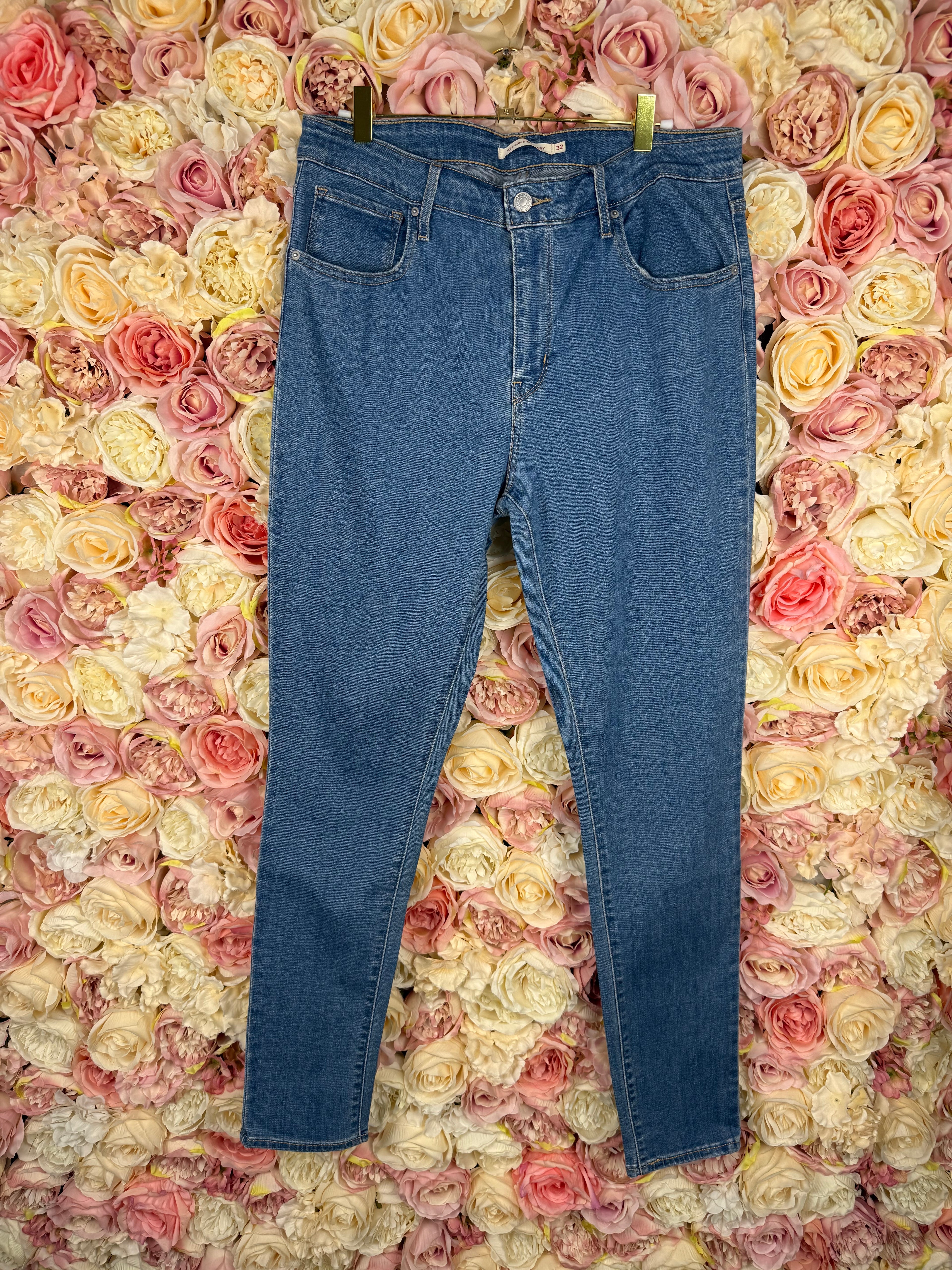 Levi's 721 High Rise Skinny Jeans Light Blue Sz. 32