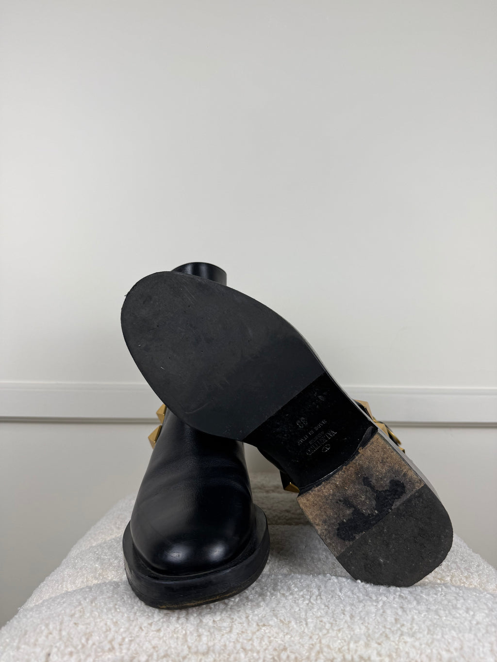 Valentino Boots – Schwarz mit Gold Details – Gr. 38 EU