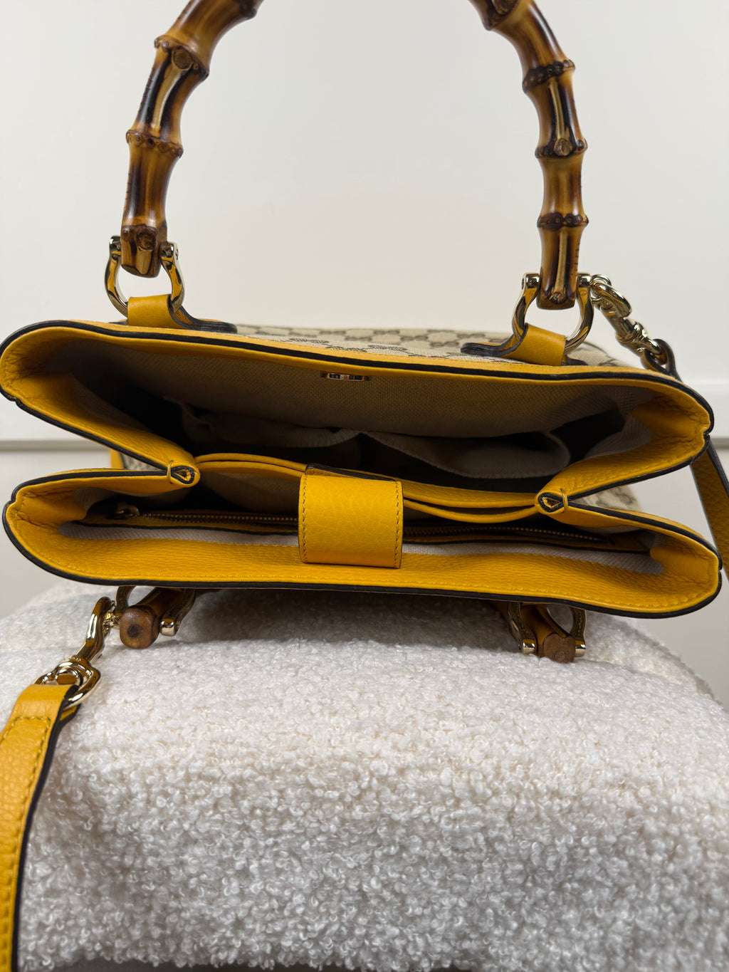 Gucci Bamboo Diana Satchel-Tasche aus GG Canvas – Gelb