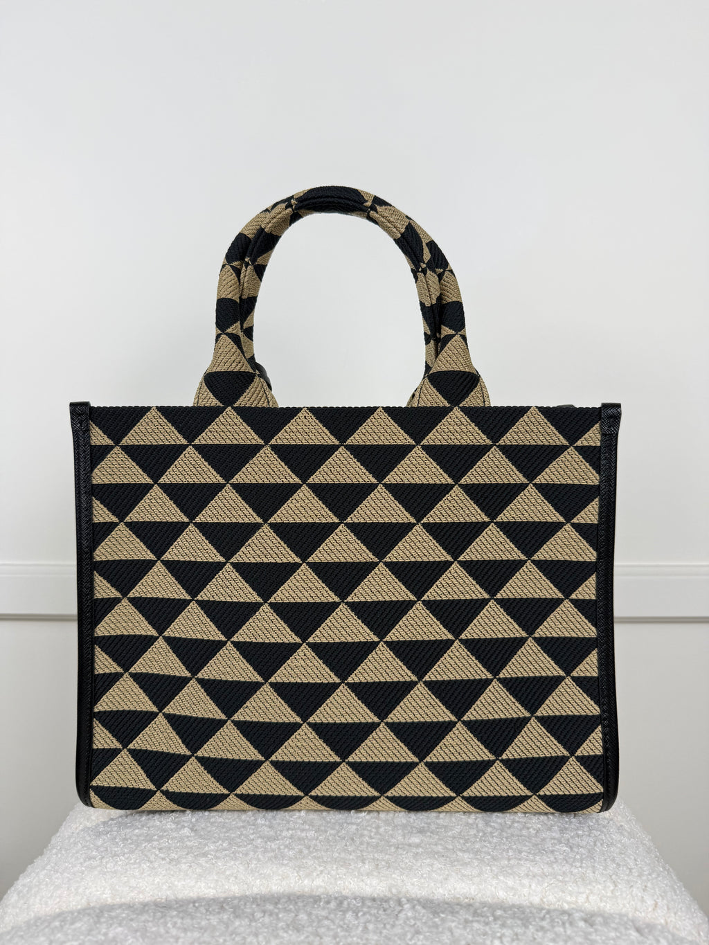 Prada Symbole Small Tote aus Jacquard – Schwarz/Beige