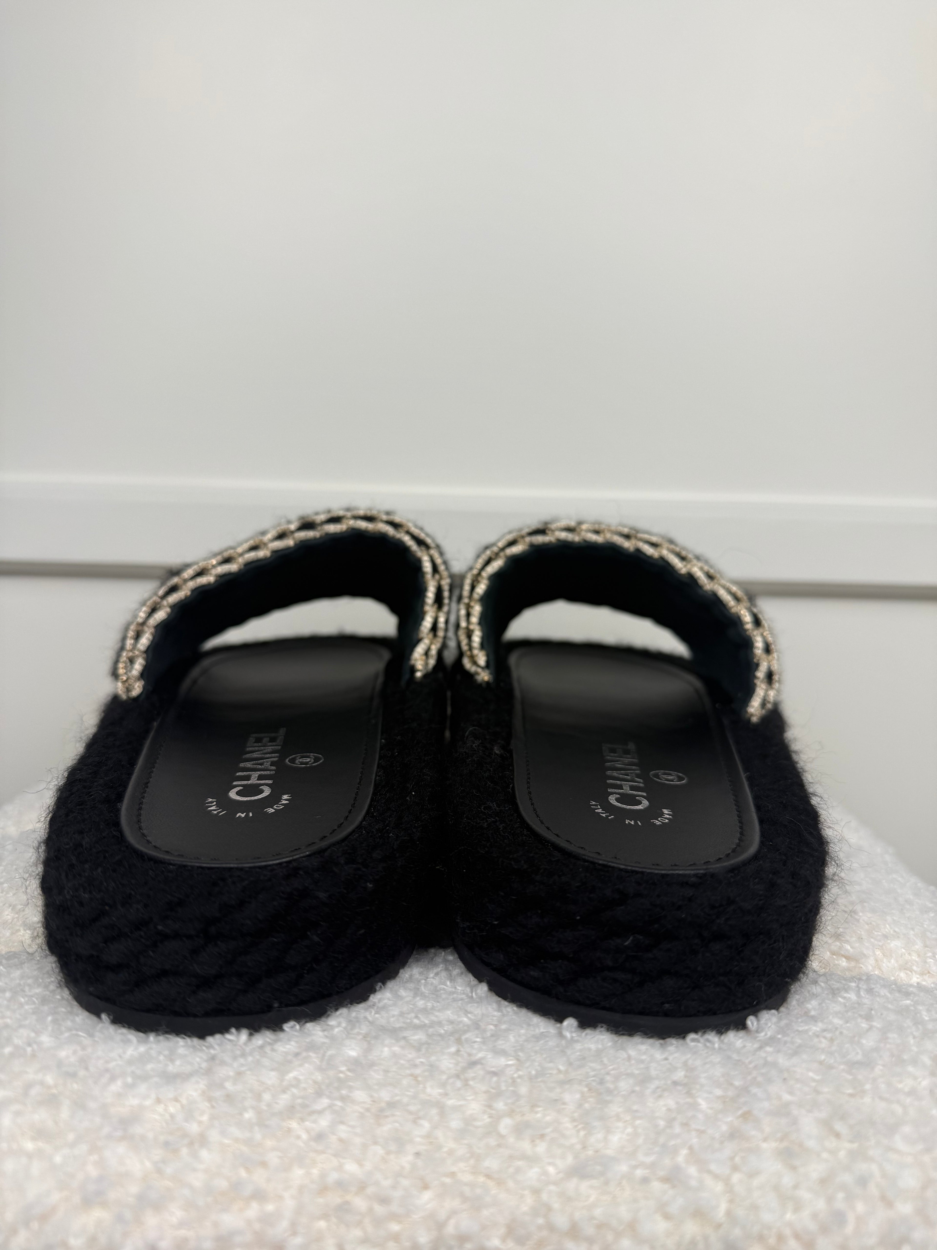 Chanel Slides Black Gold Sz. 39 EU
