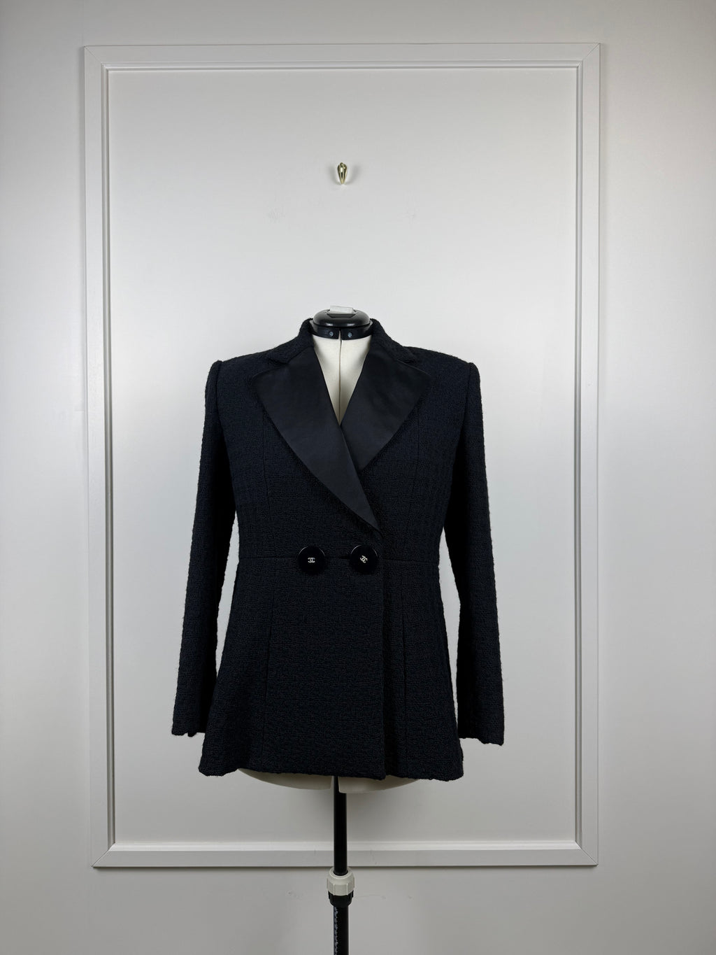 Chanel Tweed Smoking-Blazer – Schwarz – vermutlich Pre-Fall 2017 – Gr. 44 DE (46 FR)