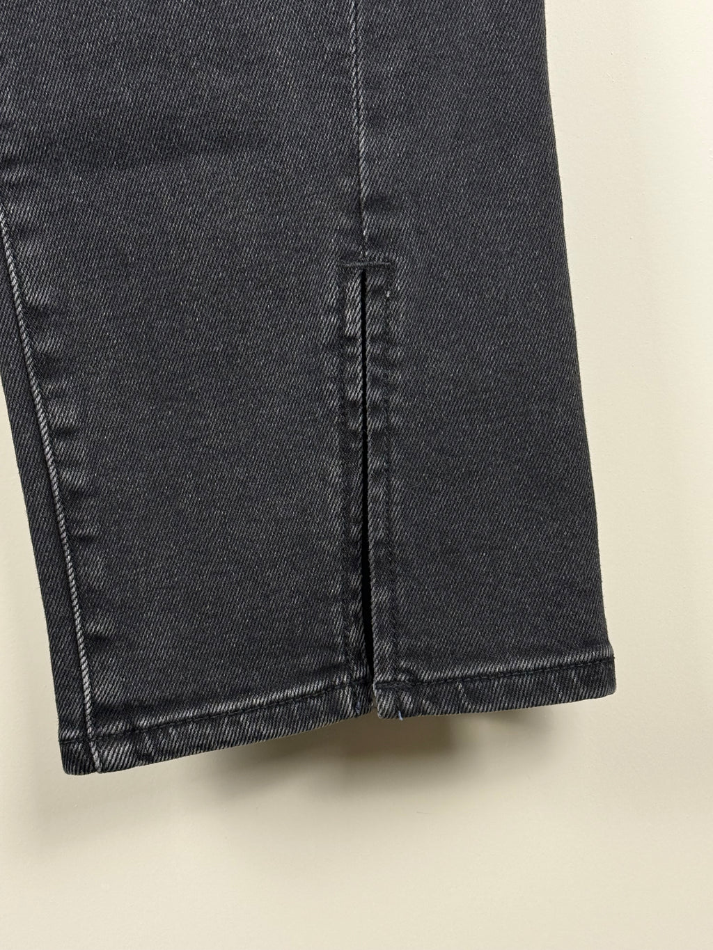 Good American "Good Boy" Jeans Dark Grey Sz. 2/26