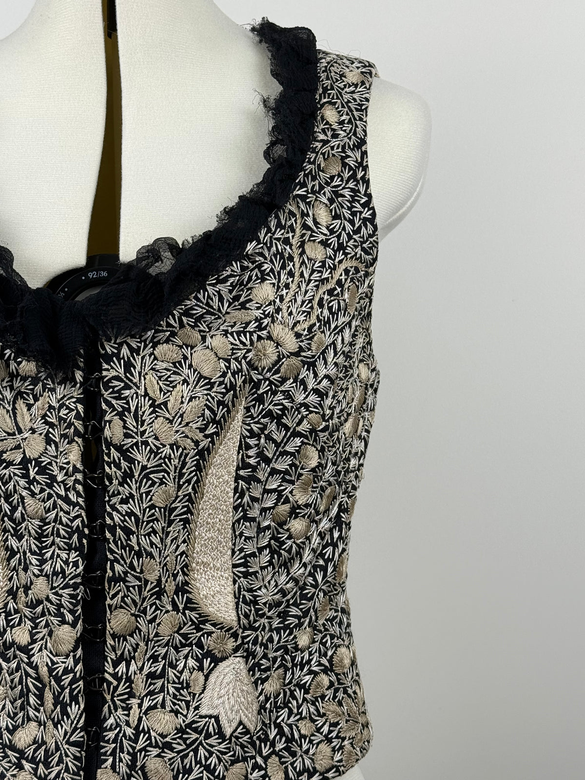 Alexander McQueen Vintage Bestickte Weste – Schwarz/Beige – Gr. 40 DE (44 IT)