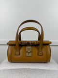Gucci Kleine Bamboo Bullet Tasche – Camel