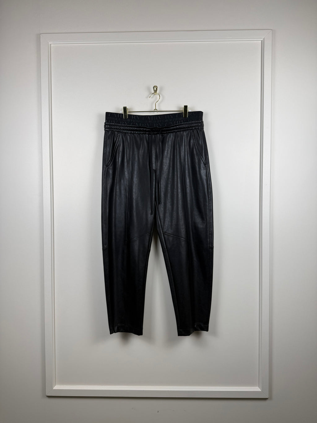 Cambio Eden Lederimitat-Hose – Schwarz – Gr. 40 DE