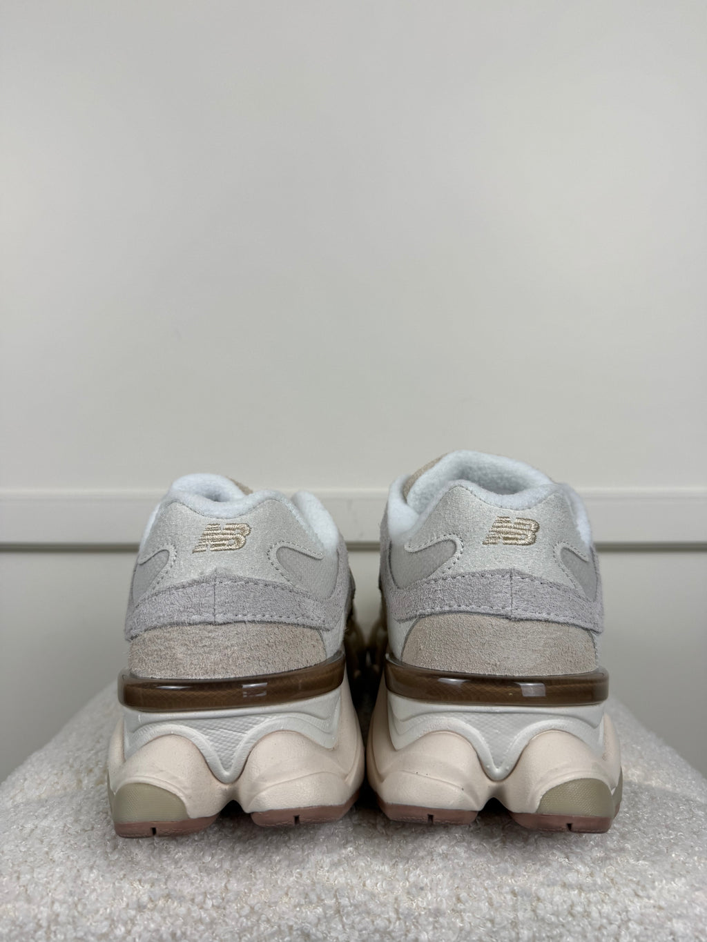 New Balance 9060 Sneakers – Beige/Weiss – Gr. 38.5 EU