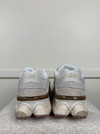 New Balance 9060 Sneakers – Beige/Weiss – Gr. 38.5 EU
