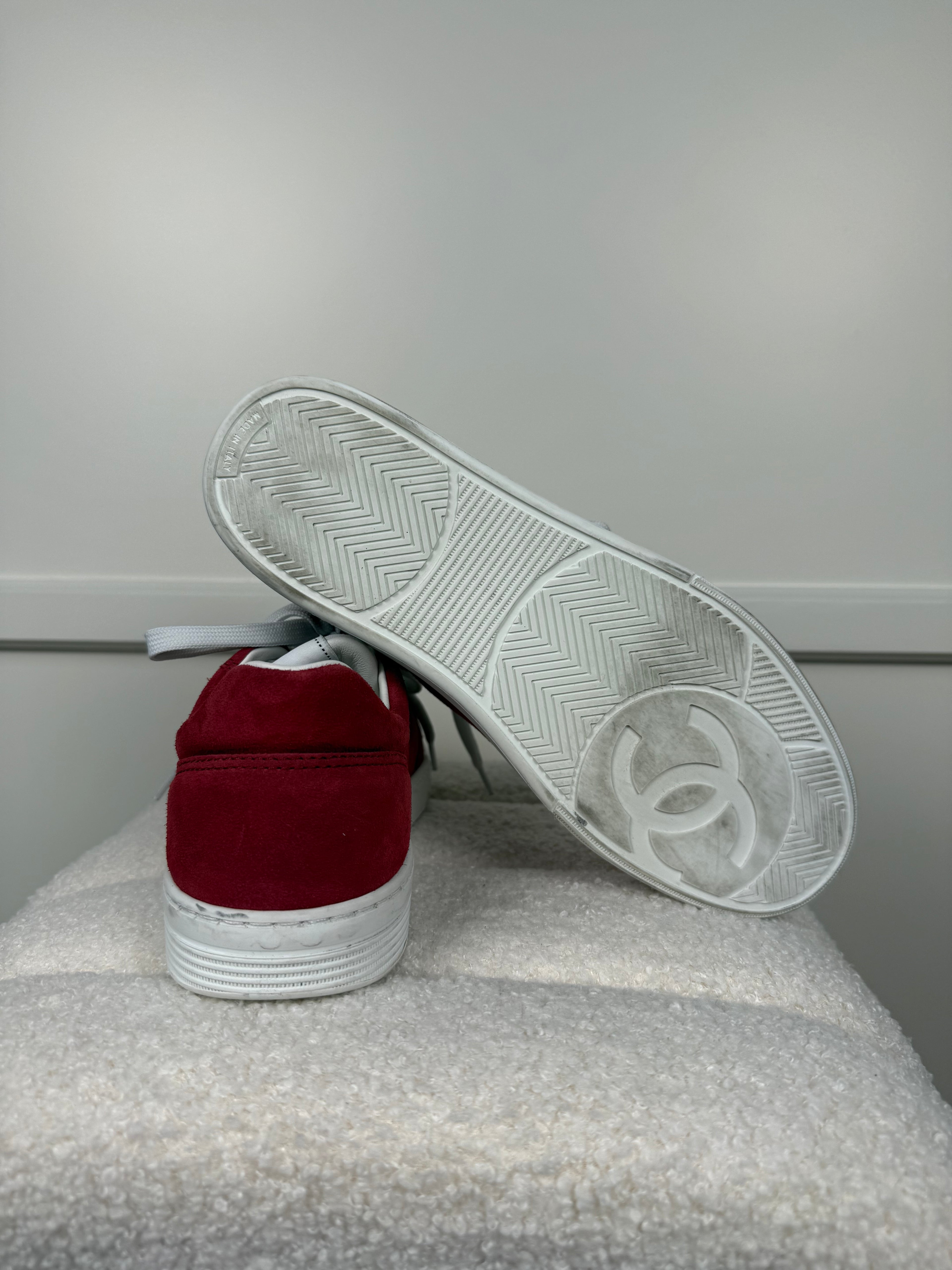 Chanel Veloursleder Sneakers – Rot – Gr. 39.5
