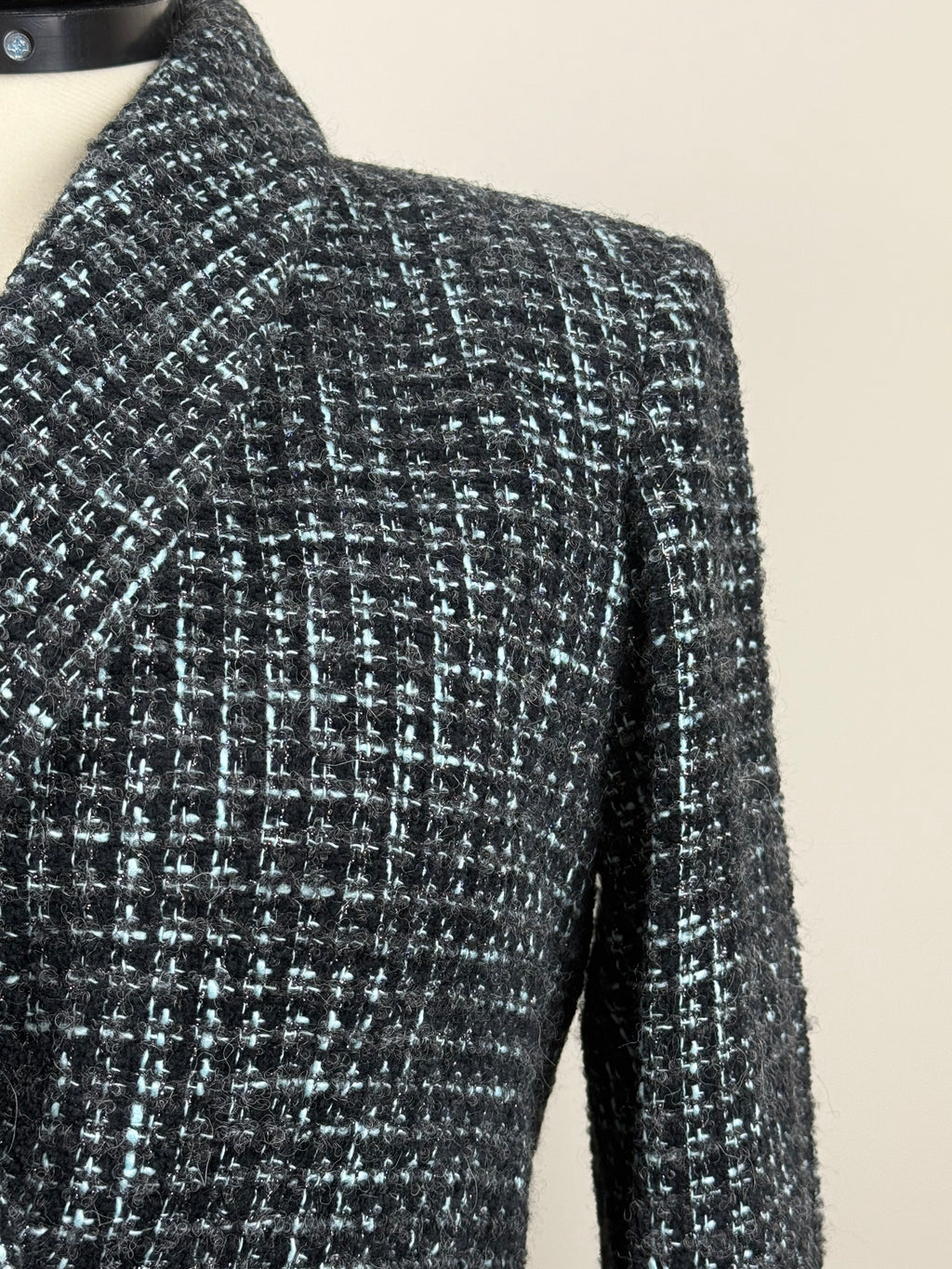 Chanel 22B Pre-Collection Tweed Blazer – Blue/Black – Size 40 DE (42 FR)