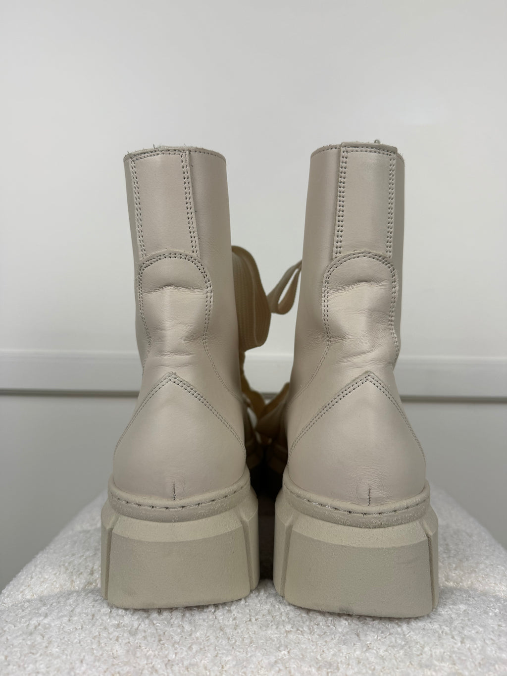 Aloha Schnürstiefel – Creme – Gr. 39 DE