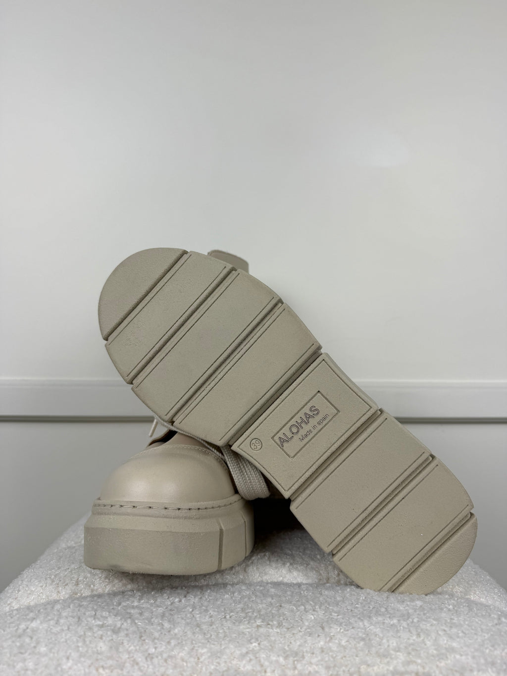 Aloha Schnürstiefel – Creme – Gr. 39 DE