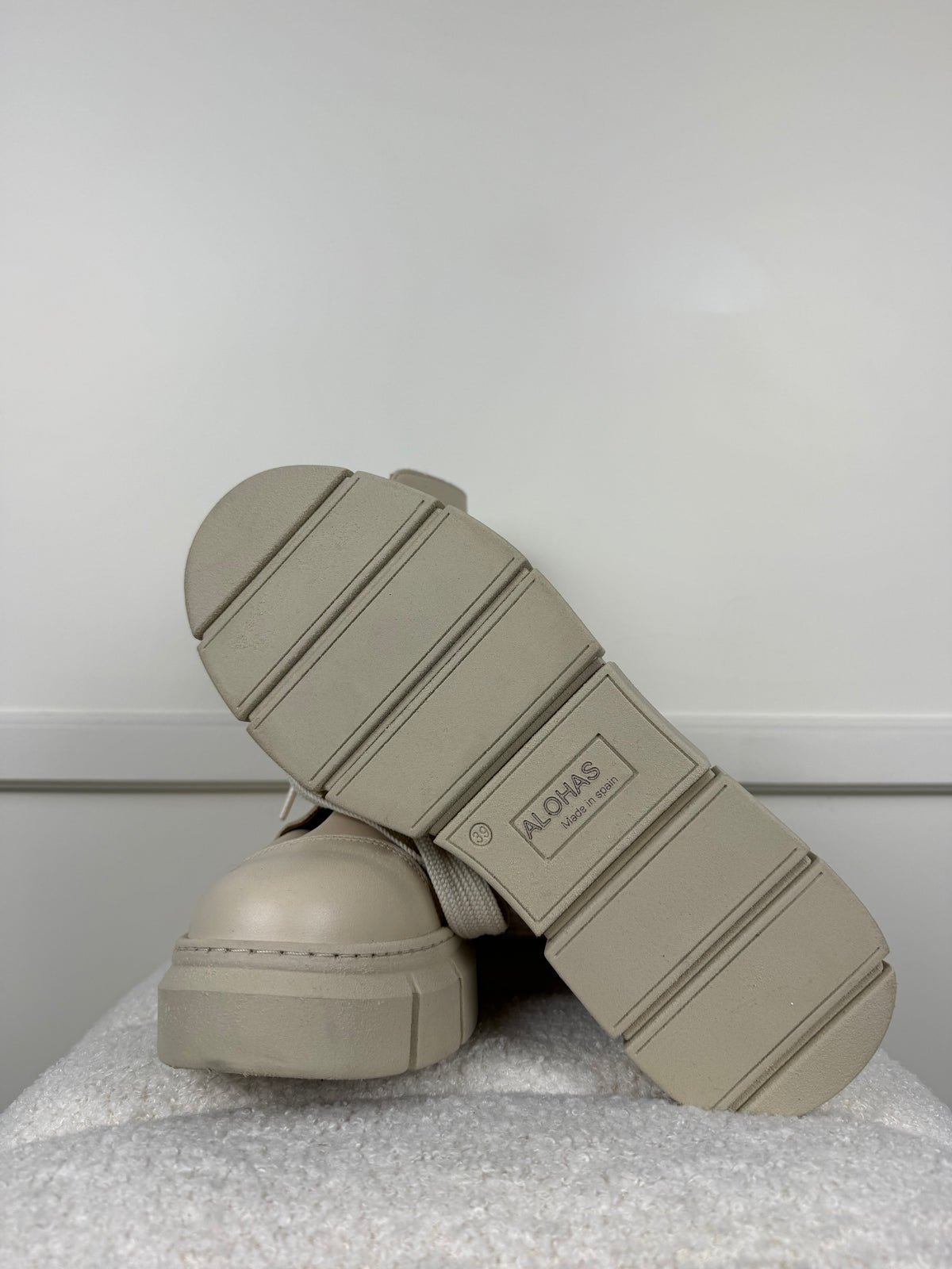Aloha Schnürstiefel – Creme – Gr. 39 DE