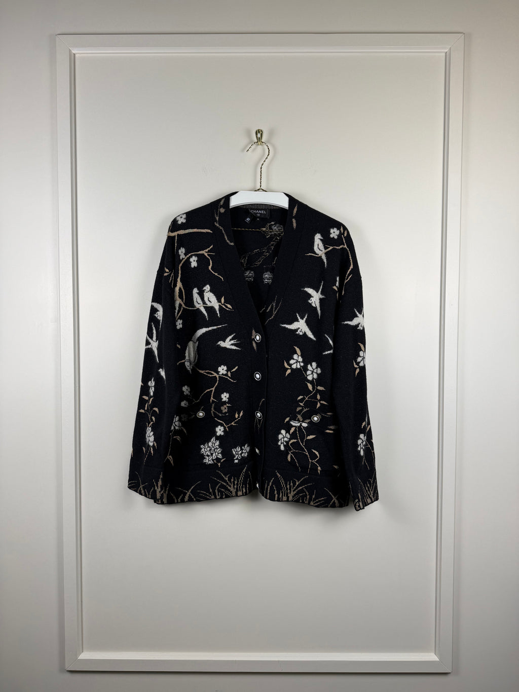 Chanel Jäcklein – Schwarz mit Vogel- & Blumenmotiven – Gr. FR 42 / DE 40