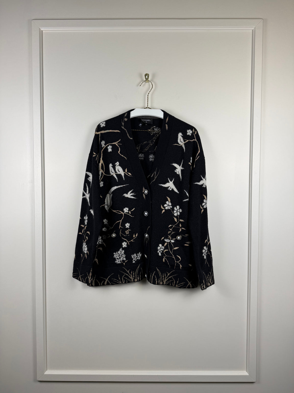 Chanel Jäcklein – Schwarz mit Vogel- & Blumenmotiven – Gr. FR 42 / DE 40