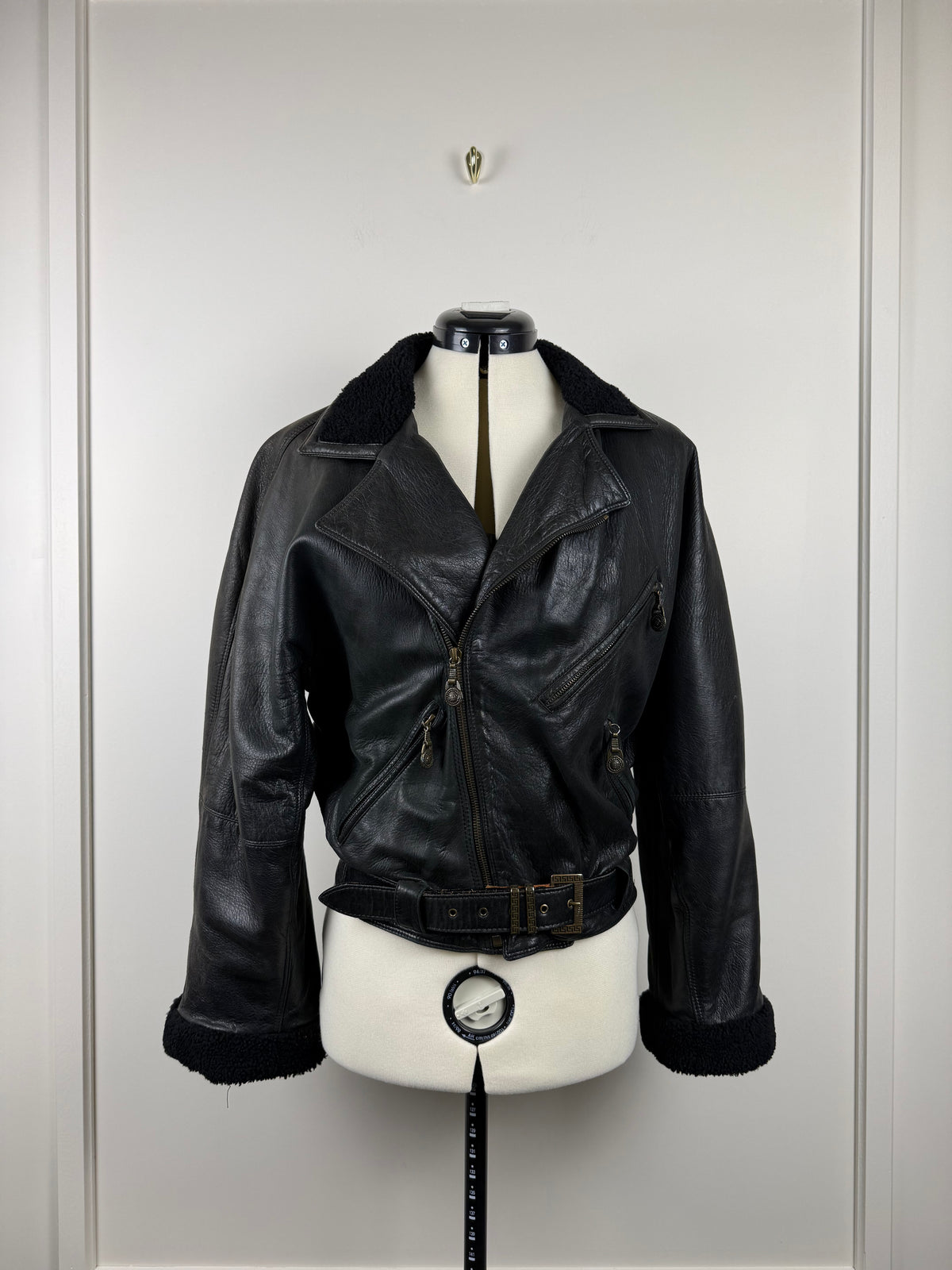 Versace Vintage Lederjacke – Schwarz – Gr. 38 DE (42 IT)