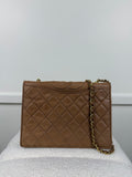 Chanel Vintage Schultertasche – Camel/Gold – 1989–1991