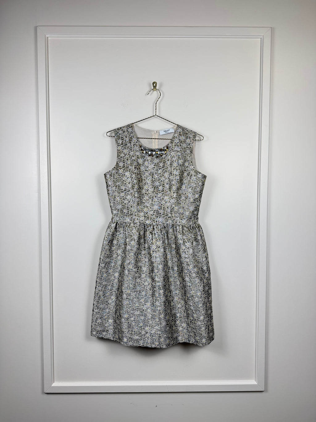 Blugirl Blumarine Kleid mit Schmucksteinen – Silber – Gr. 38 DE