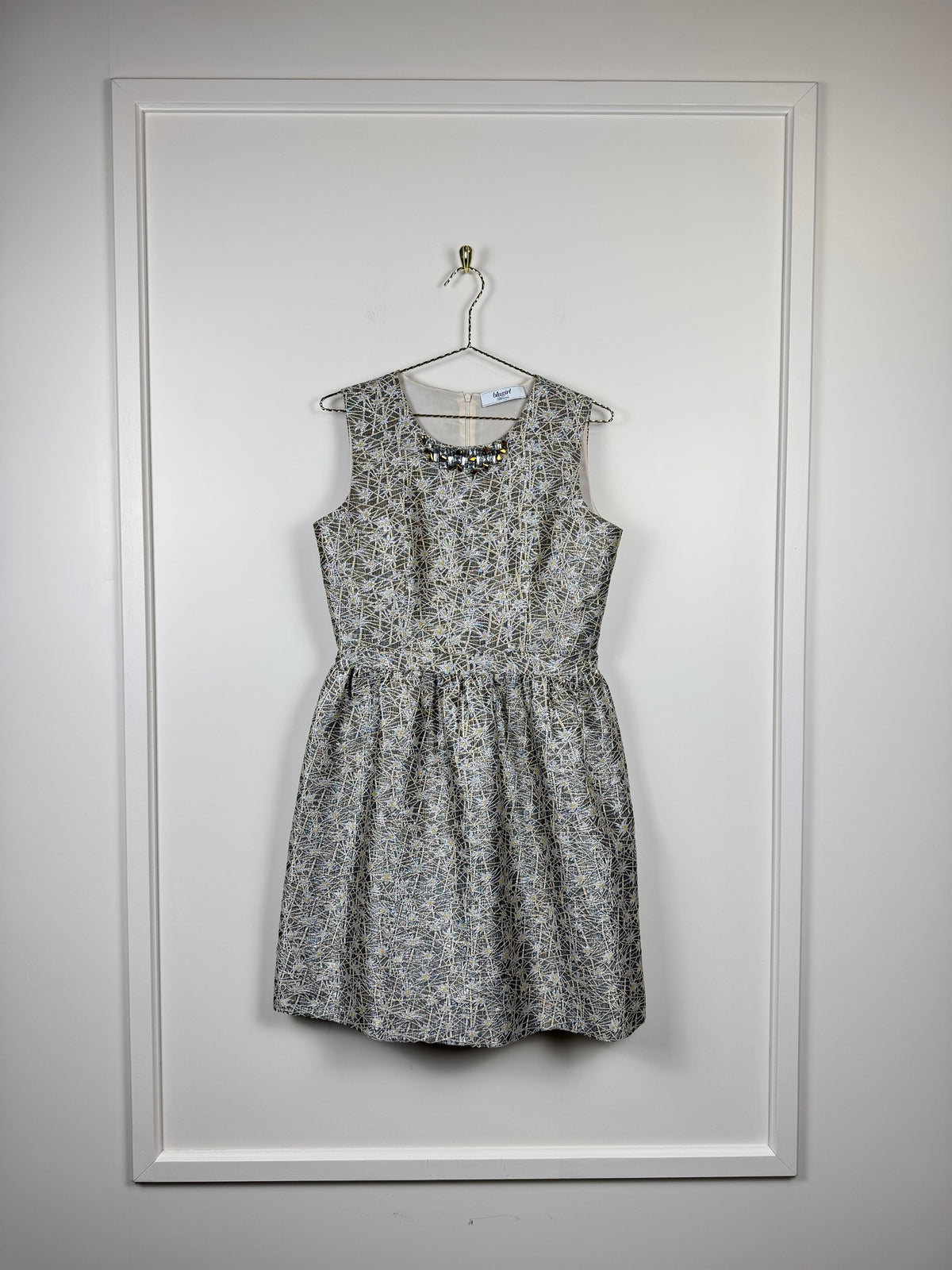 Blugirl Blumarine Kleid mit Schmucksteinen – Silber – Gr. 38 DE