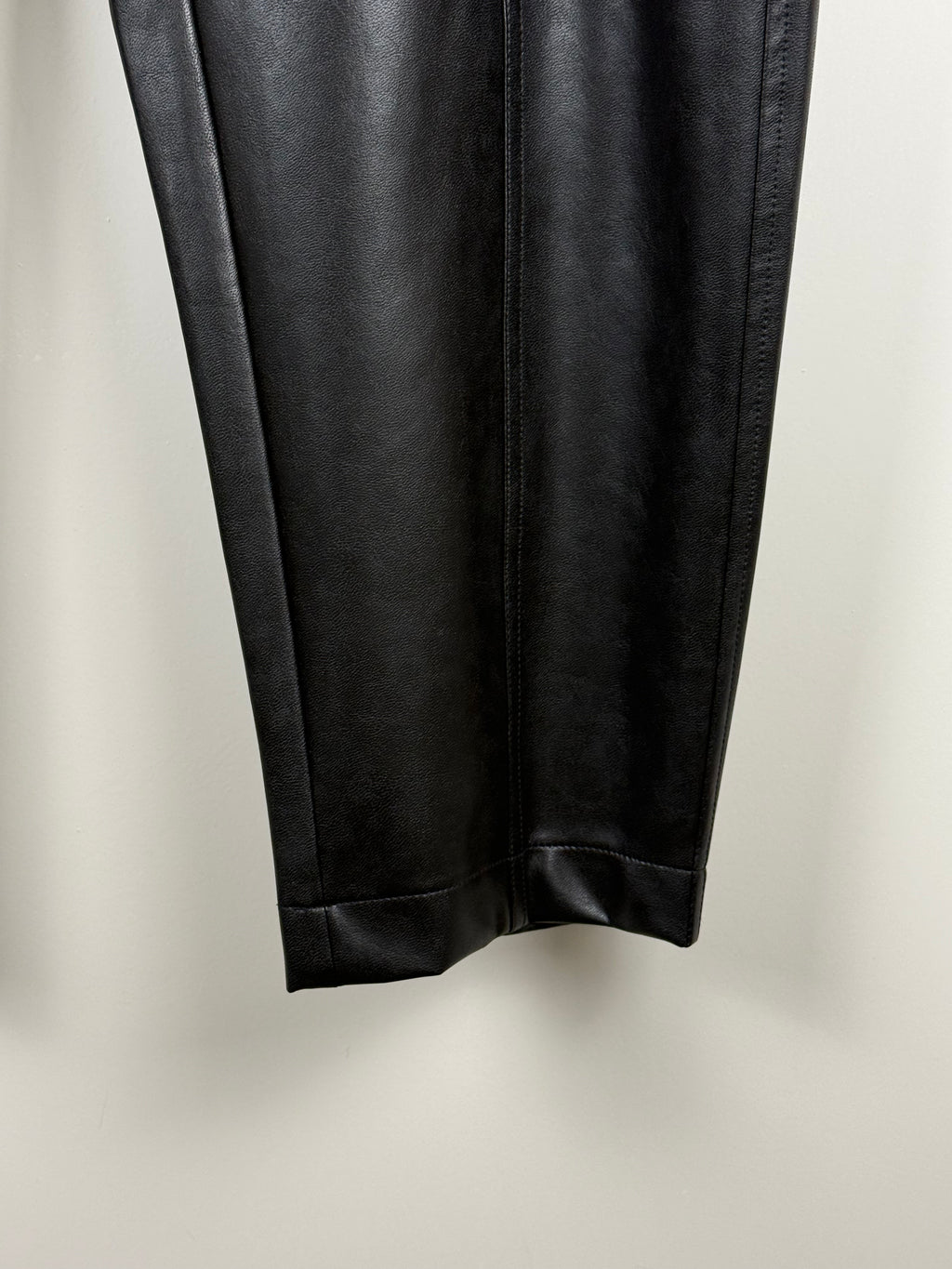 Cambio Eden Lederimitat-Hose – Schwarz – Gr. 40 DE
