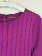 St. John Strickkleid mit Plisseerock – Violett – Gr. 40 DE (US 10)